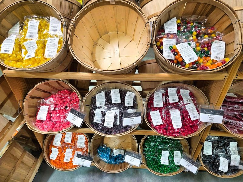 Old-Fashioned Candy Selections That Spark Nostalgia