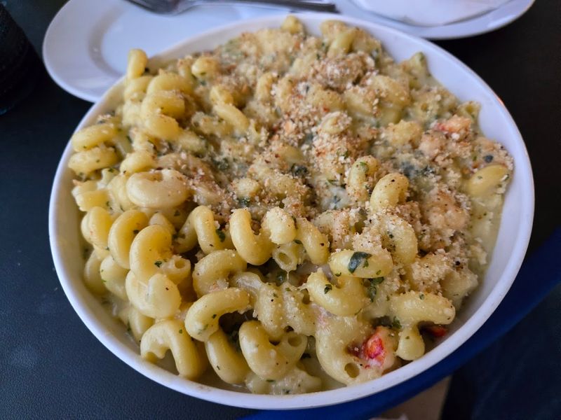 Lobster Mac And Cheese That Surprises Everyone