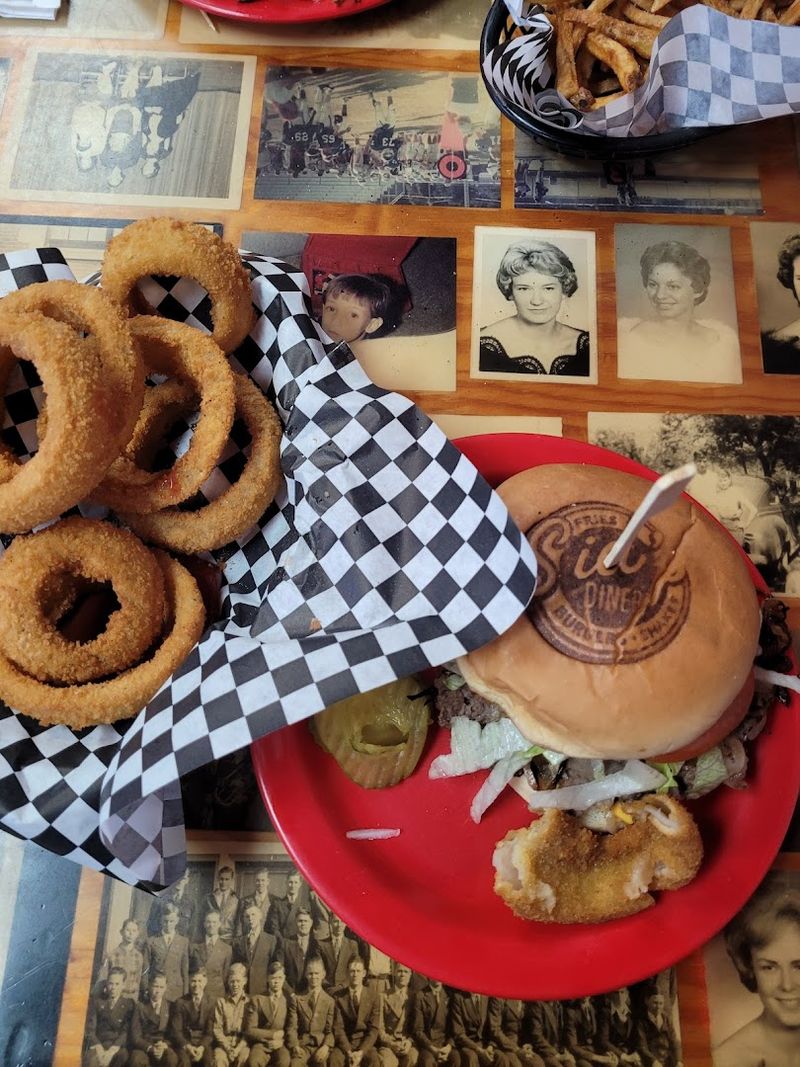 Hand-Cut Onion Rings Worth The Drive