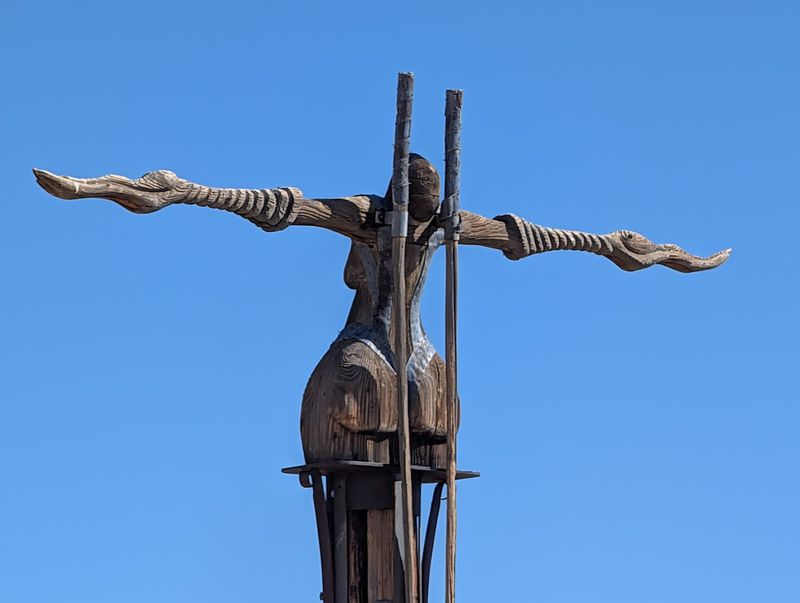 The Desert As A Living Frame For Every Piece