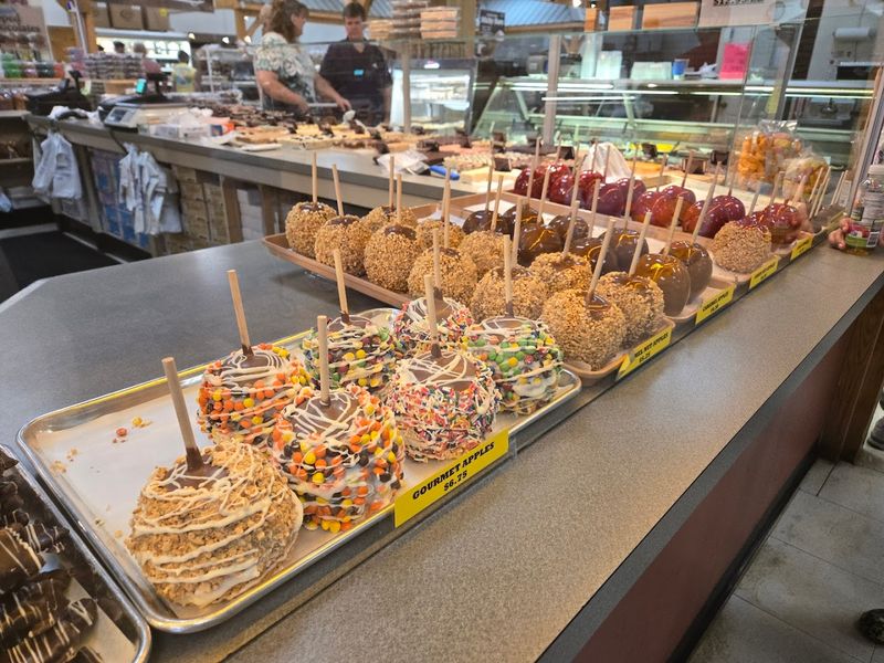 Candy, Fudge, And Sweets That Are Hard To Walk Past
