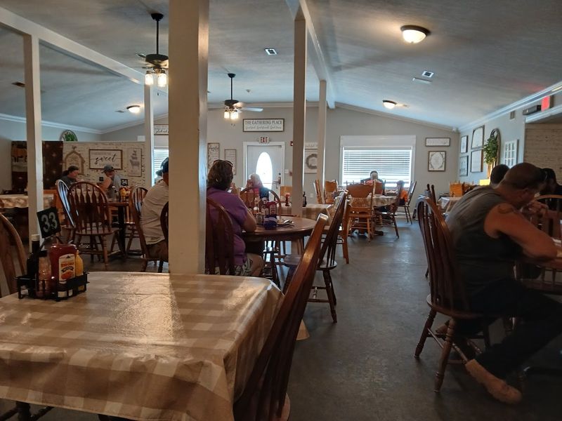 A Dining Room With Room To Breathe