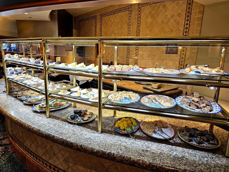 Saturday Seafood Night Spectacle