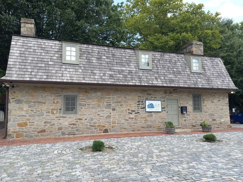 The House That Deepens The Story