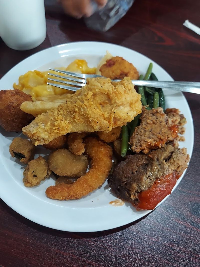 Jumbo Fried Shrimp After 4 PM Is Worth Planning Around