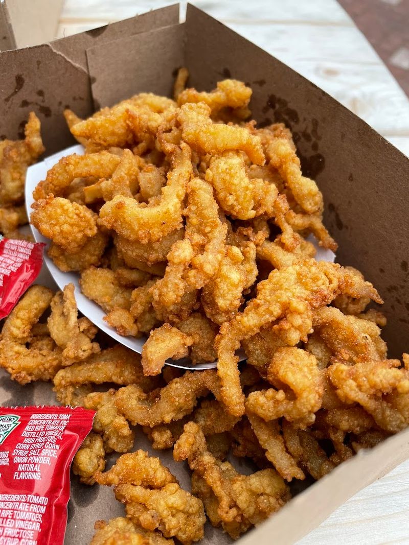 Fried Clams That Deserve Equal Attention