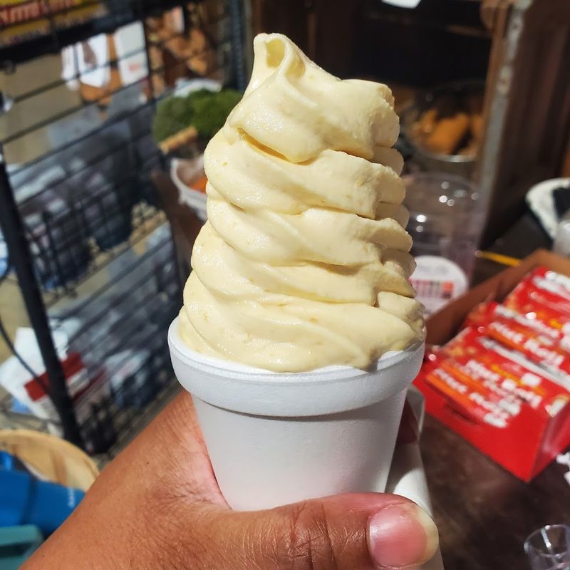 The Peach Ice Cream That Everyone Is Craving