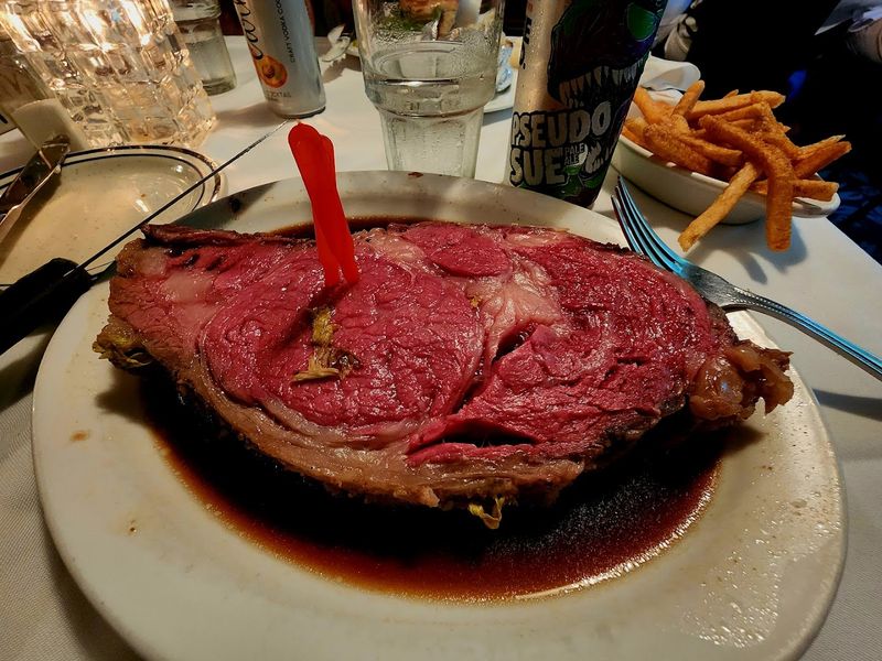 The Prime Rib That Keeps People Coming Back