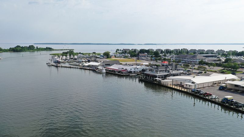 The Waterfront Setting That Makes Every Meal Better