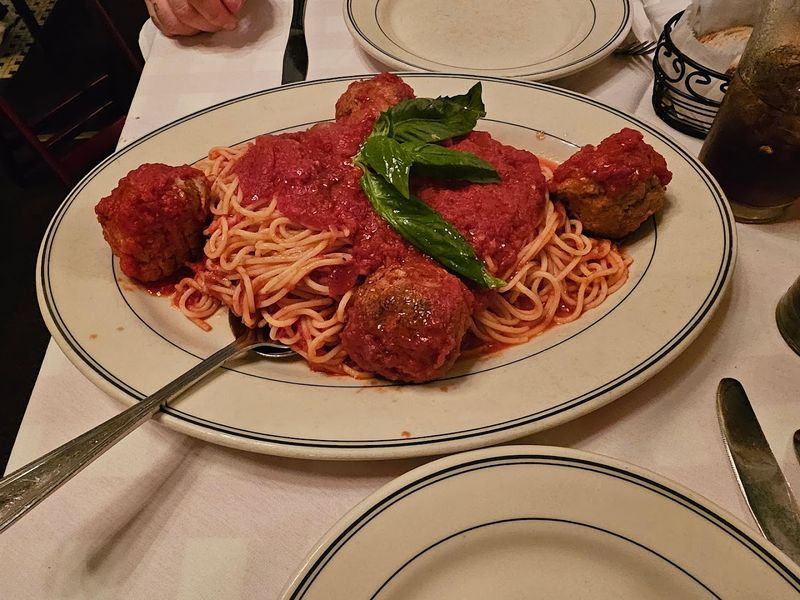 The Family-Style Concept That Changes How You Order