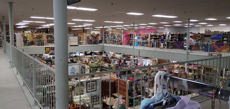 Part Of A Bigger Kentucky Peddlers Mall Network