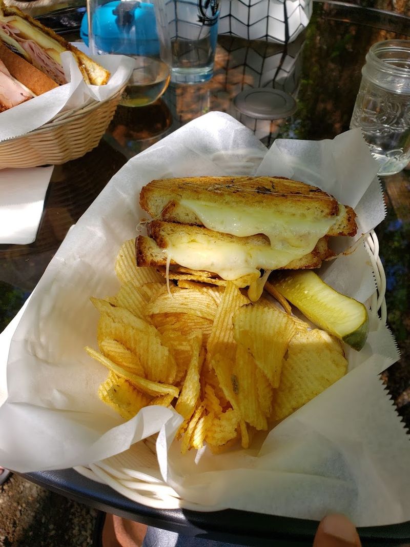 Sandwiches Built For Hungry Travelers 