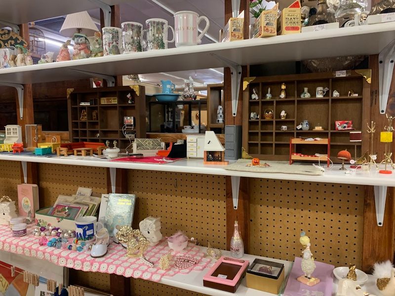 The Atmosphere That Turns Browsers Into Buyers