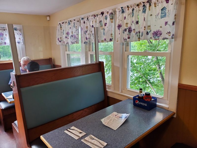 The Atmosphere That Makes Every Meal Feel Like A Break 