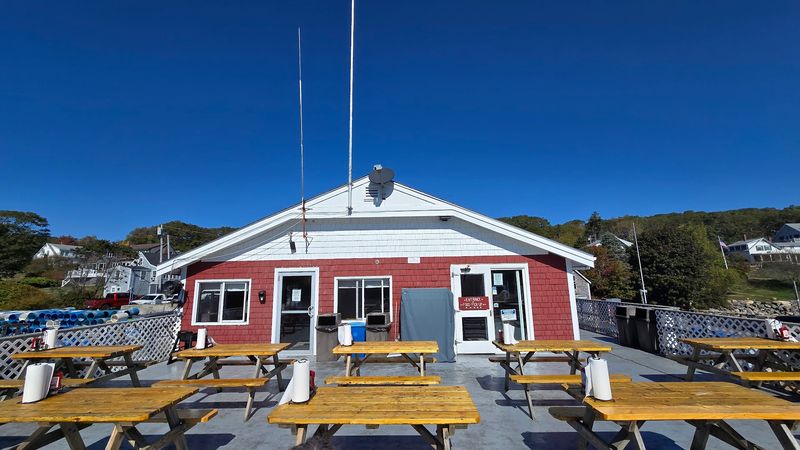 Shaw's Fish And Lobster Wharf