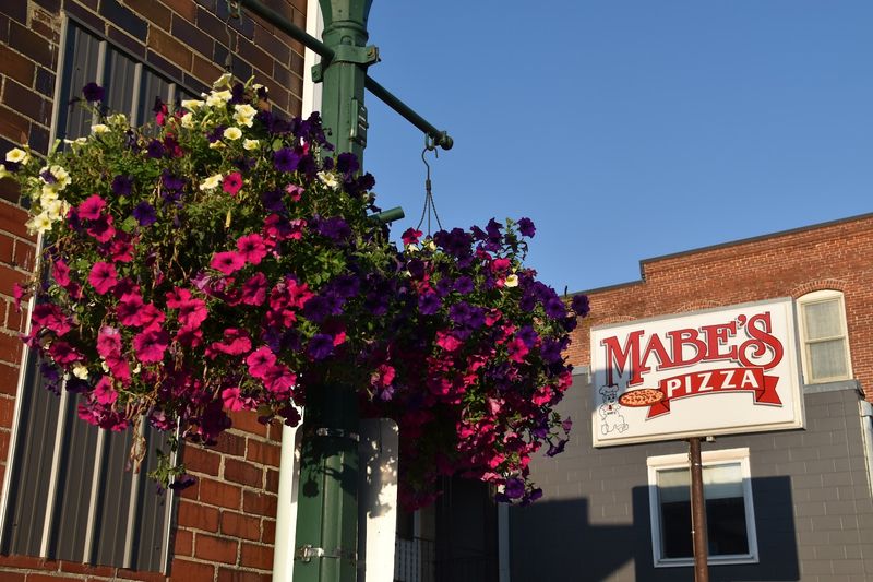 Mabe's Pizza, Decorah