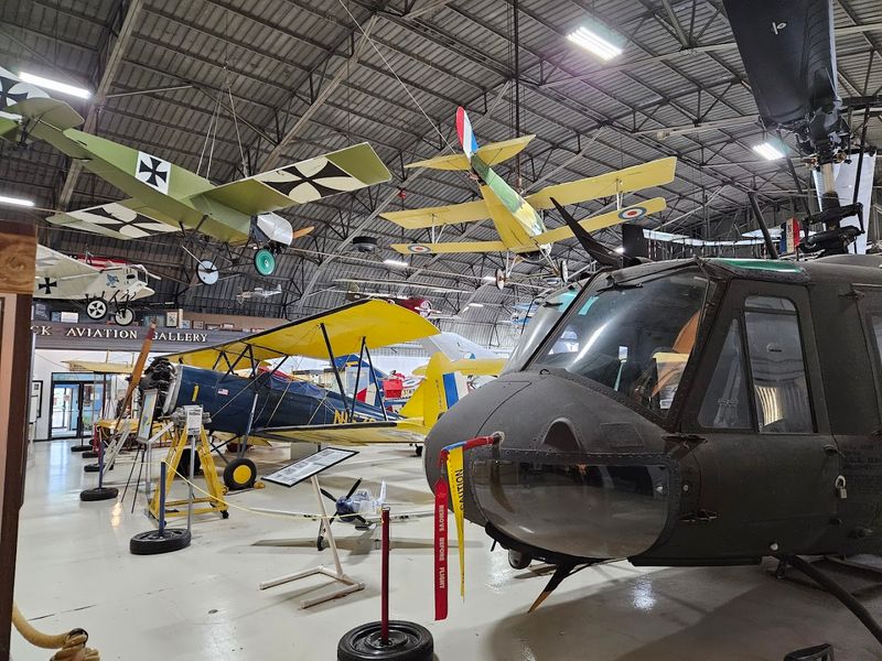 Volunteers Who Are Living, Breathing Aviation Encyclopedias