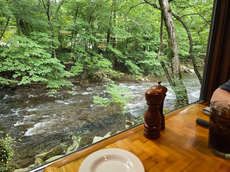 Riverside Seating That Turns Dinner Into An Event