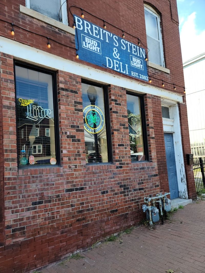 The Strawberry Hill Neighborhood Setting