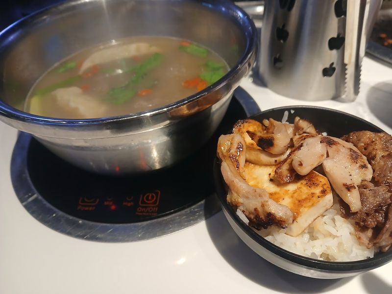 Bulgogi Galbi And Broths Bring The Flavor