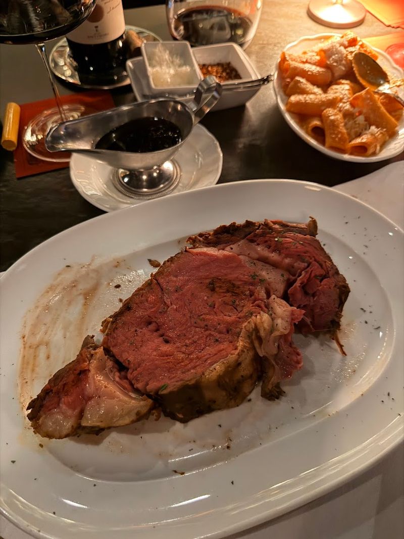The Sides That Complete A Proper Steakhouse Meal
