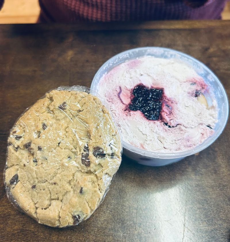Huckleberry Cheesecake Delight, The Dessert People Dream About