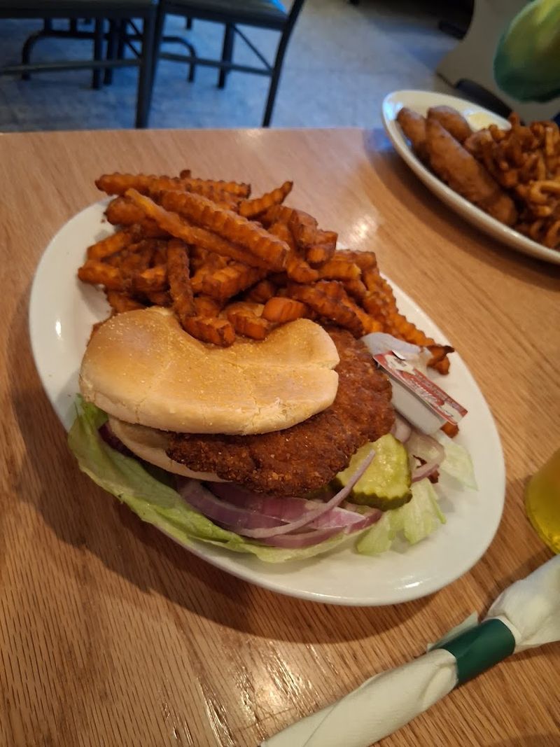 Lunch and Dinner Options Worth Staying For