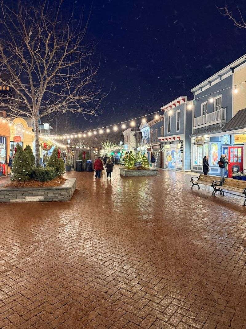 Holiday Season Magic In The Historic District