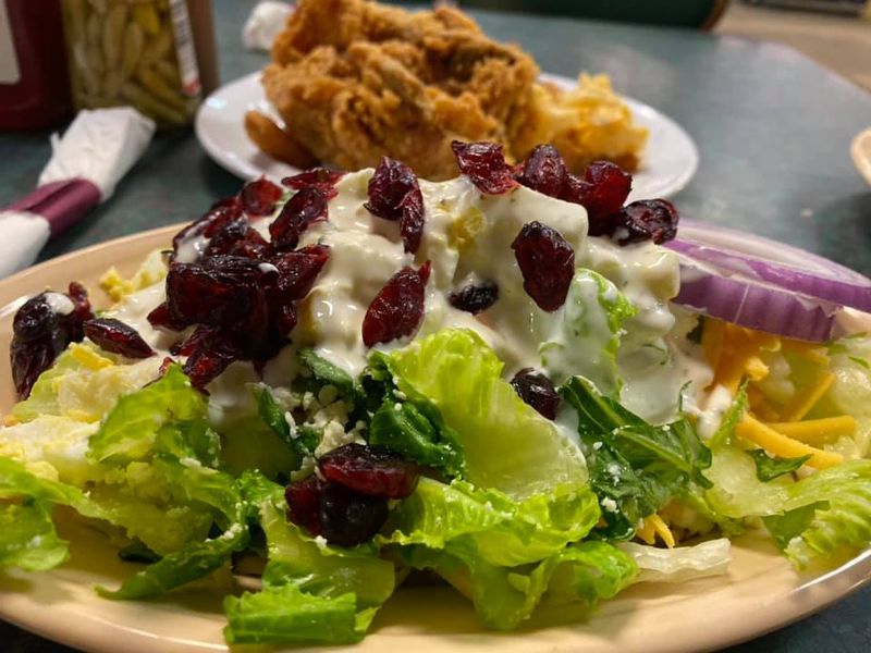 The Salad Bar That Actually Gets Used
