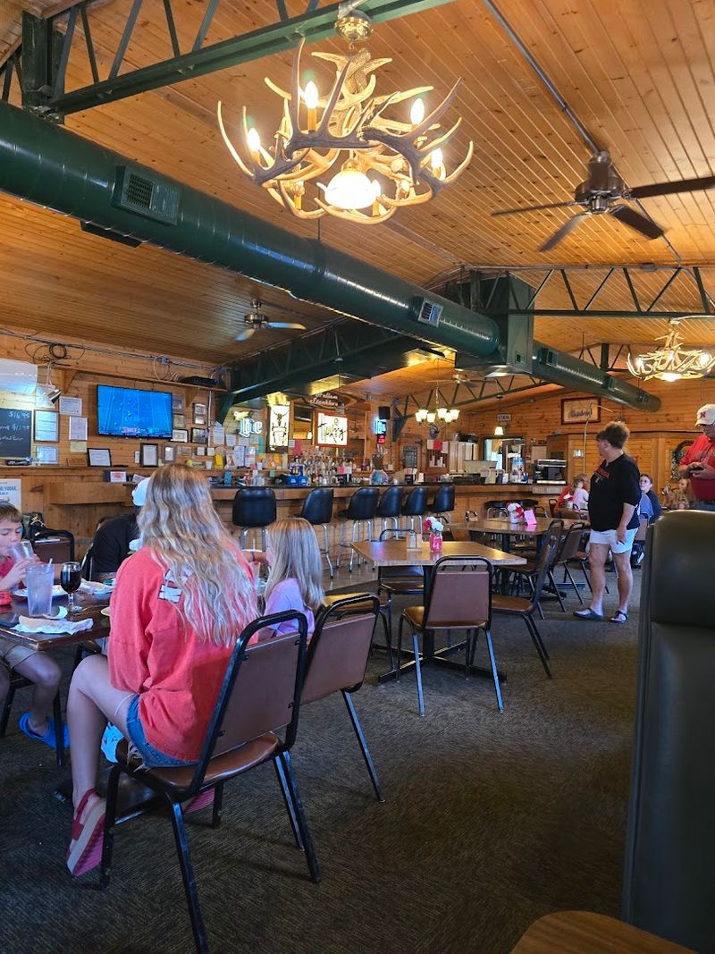 The Salad Bar That Earns Its Own Praise