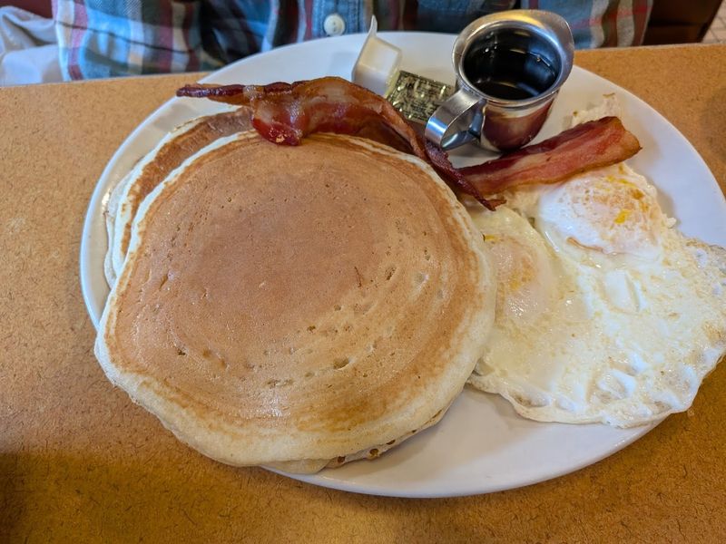 Fluffy Pancakes That Live Up To The Hype