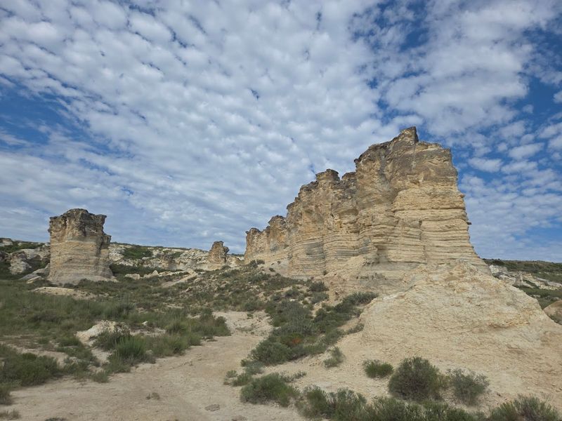 Castle Rock Badlands, Quinter