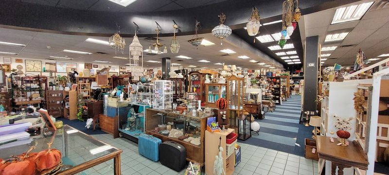 Treasured Again: Vintage, Antique And Unique - Layton