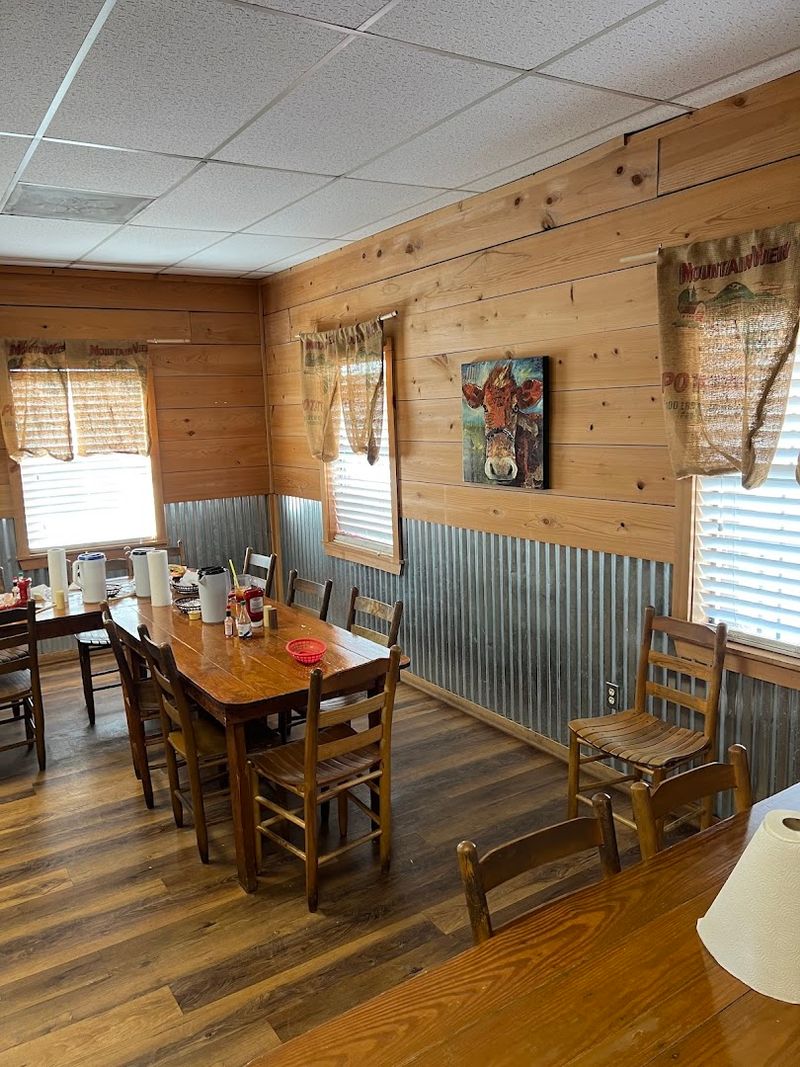 Monroeville - Finishing Touch Restaurant