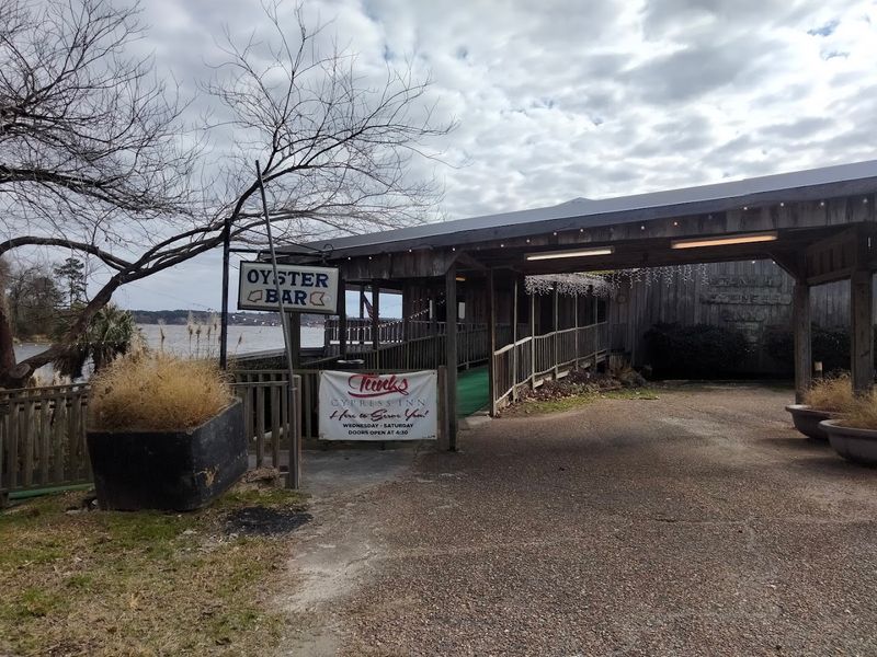 Tunk’s Cypress Inn, Boyce