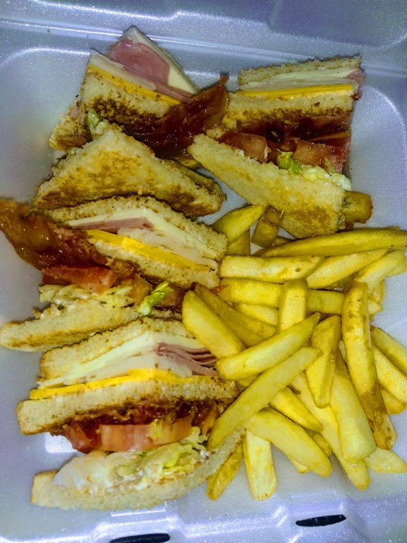 Louie’s Cafe