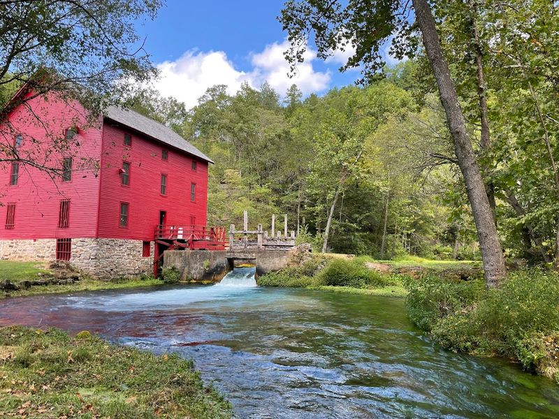 Alley Spring And Mill