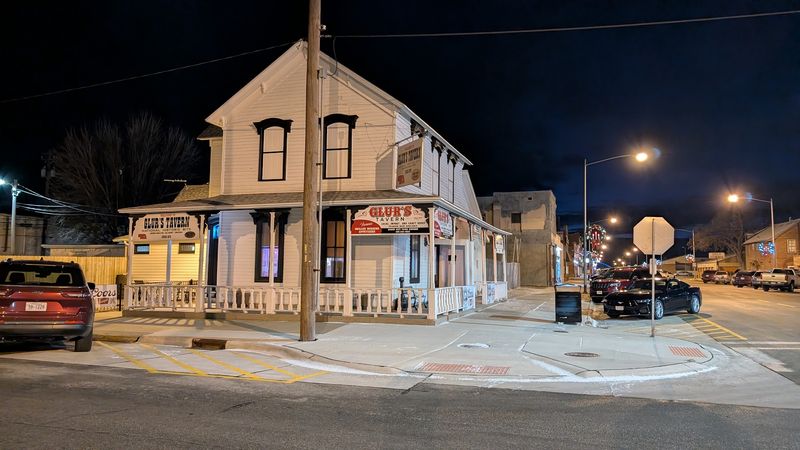 Glur's Tavern