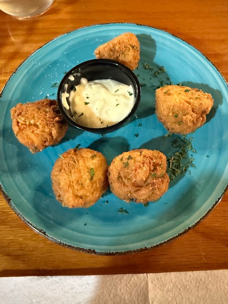 The Crab Dip Bread Bowl That Keeps Getting Ordered