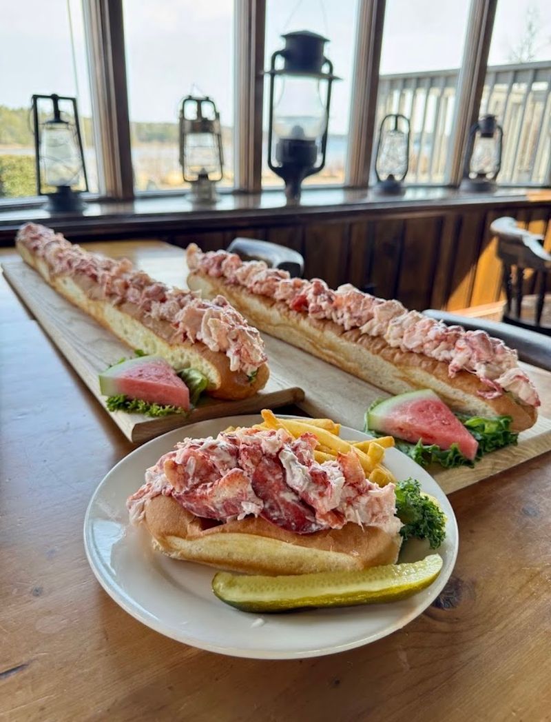 The World-Record Lobster Roll
