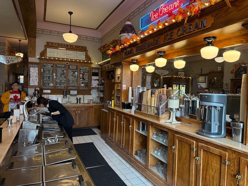 Decor That Turns Back Time