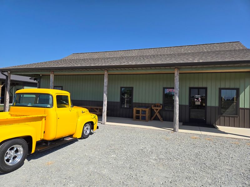 Amish Country Smokehouse Fills The Air With Hickory And Hospitality