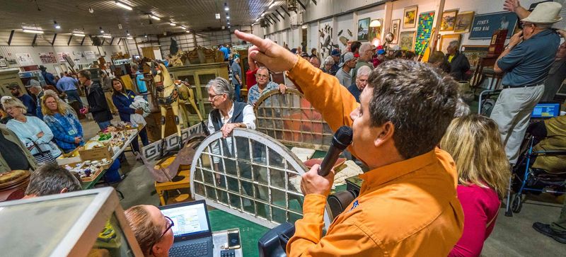 Live Auctions That Pull You Right In