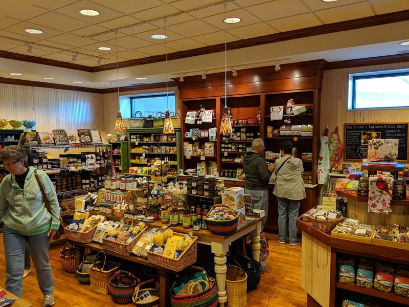 Gift Baskets and Mailable Treats for Everyone on Your List