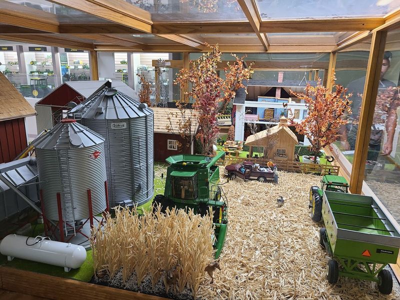 Small Farm Dioramas That Steal the Show