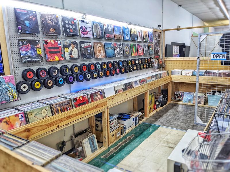Karen's Ultimate Treasures Flea Market, Oklahoma City