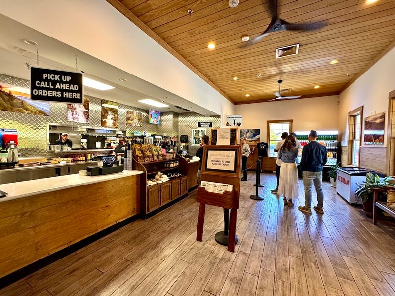 Fast Counter Service That Keeps The Energy Moving