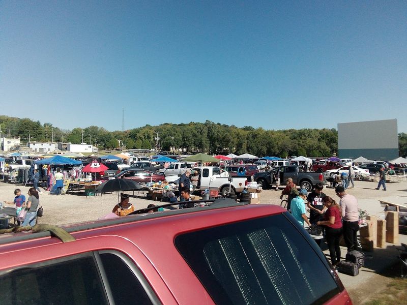 Boulevard Drive-In Swap 'n' Shop, Kansas City