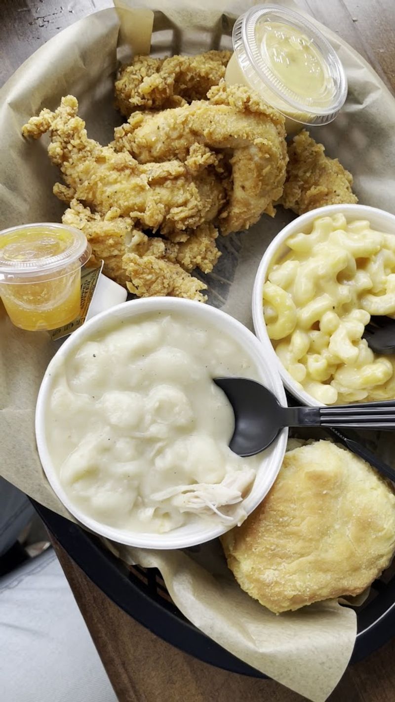 Mac And Cheese That Hits Like A Warm Hug