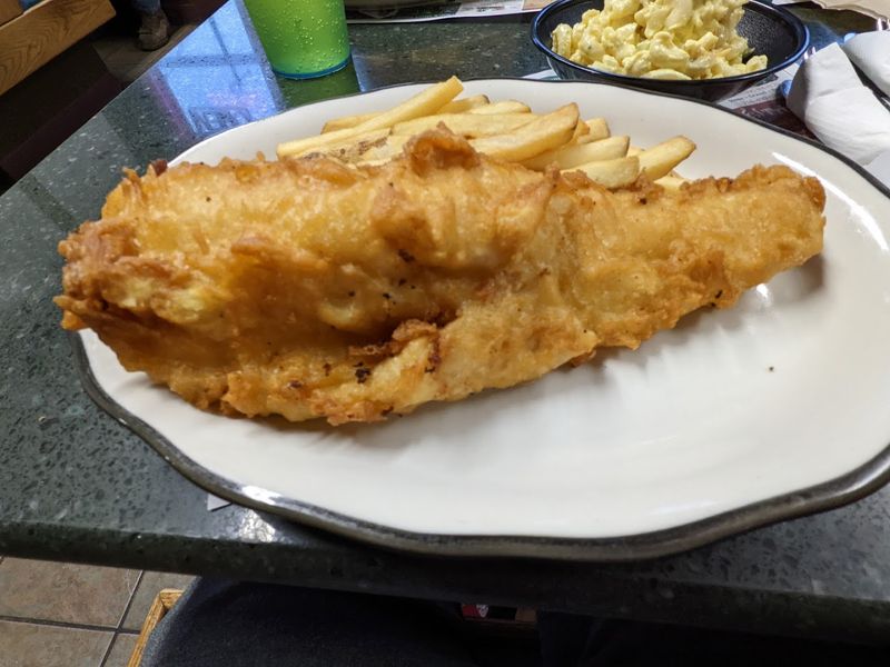 The Friday Fish Special That Keeps People Coming Back